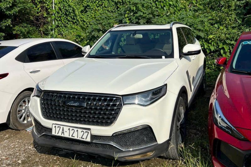 01 chiếc xe ô tô con nhãn hiệu HONDA; số loại: ACCORD; Màu sơn: Trắng; BKS: 88A-487.84